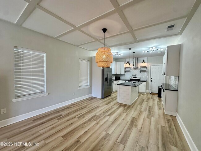 Building Photo - 4635 Attleboro St