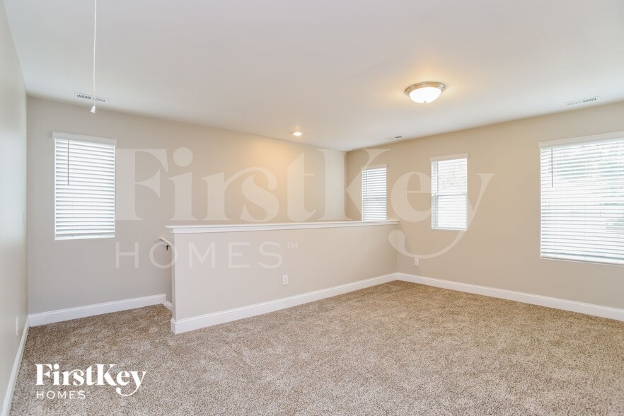 Building Photo - 9525 Blue Knoll Ct