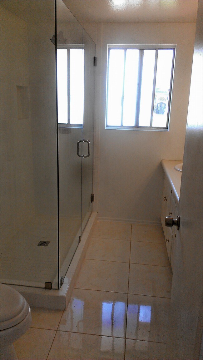 Building Photo - 1226 Azalea Ct