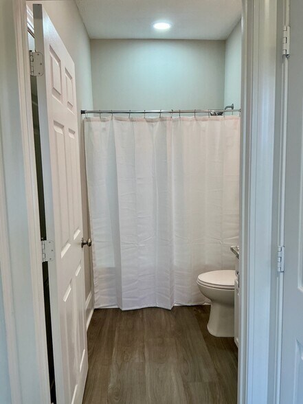 Second Bathroom - 546 Stonemason Dr