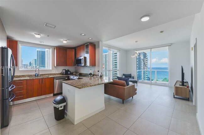 Building Photo - 1945 S Ocean Dr