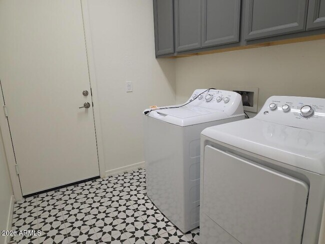 Building Photo - 17280 W Corrine Dr