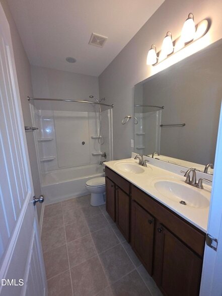 Building Photo - 6007 Peachtree Town Ln