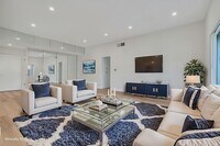 Building Photo - Elm Apartments