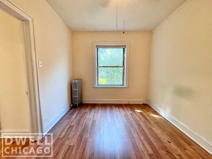 Building Photo - 2500 N Sawyer Ave