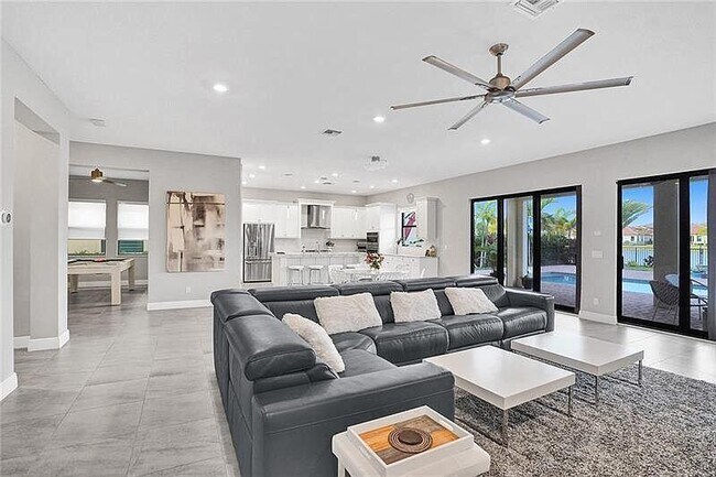 Building Photo - 11720 Waterway Cir