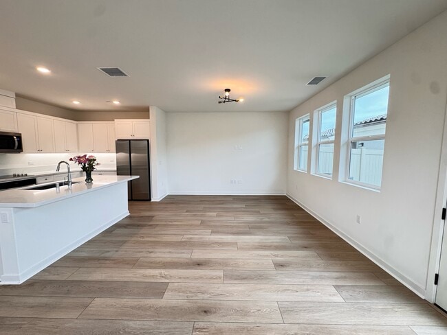 Building Photo - 303 Capistrano Dr