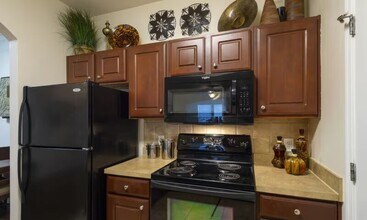 Building Photo - The Height of Comfort, The Peak of Style!