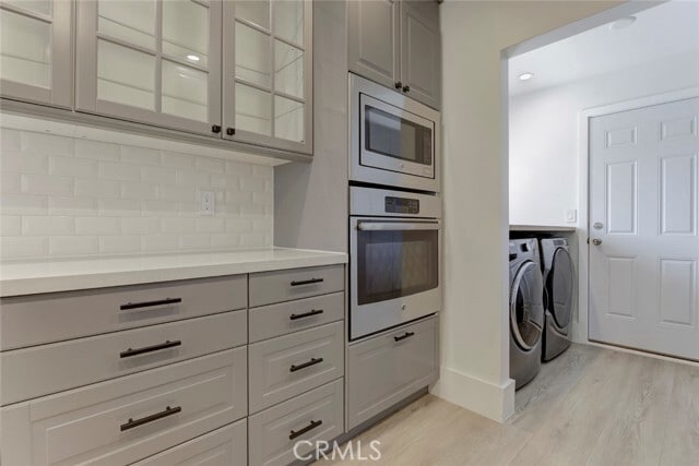 Building Photo - 247 N Oak Ave