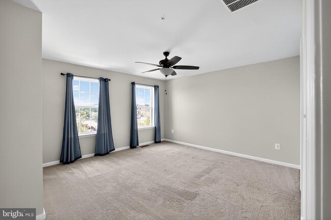Building Photo - 7049 Banbury Dr