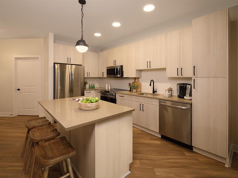 Century West Pryor 940 NW Pryor Rd Lees Summit MO 64081 Apartment