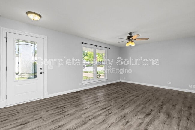 Building Photo - 17 Auchly Ln