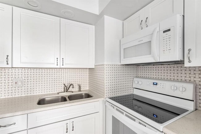 Building Photo - 78 Boundary Blvd