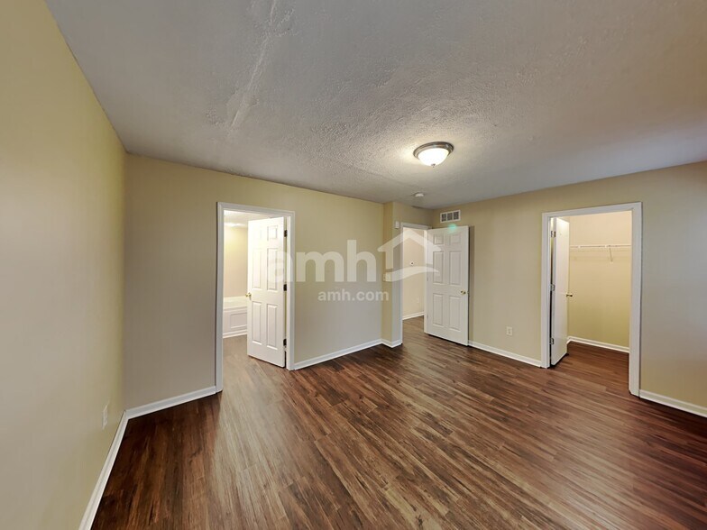 Building Photo - 7901 Chapel Stone Rd