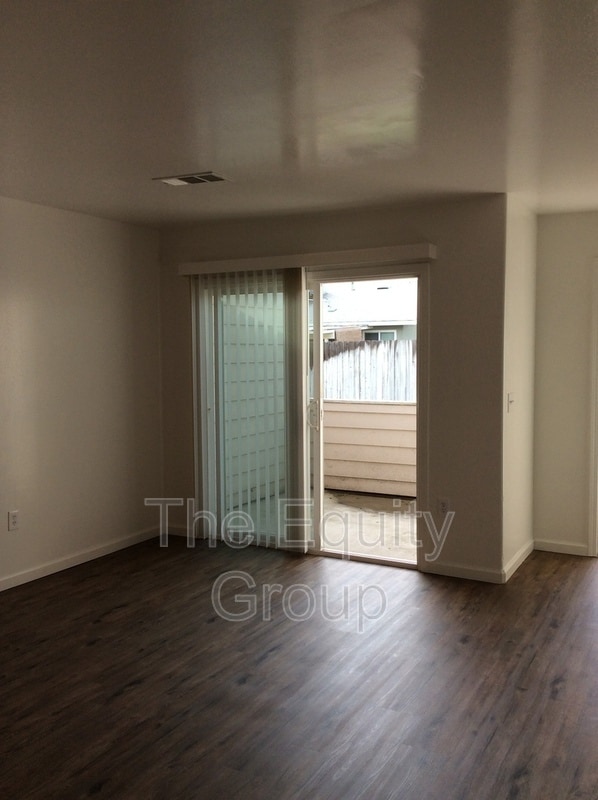 Building Photo - 437 N Park St