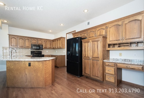 Building Photo - 18880 W 116th St