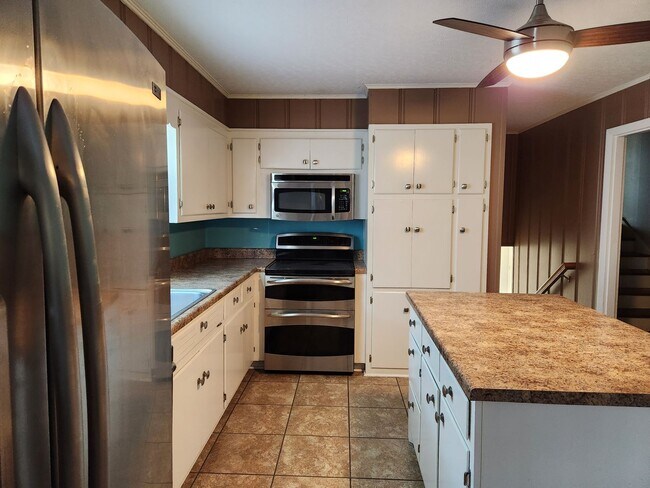 Building Photo - 104 Linwood Dr