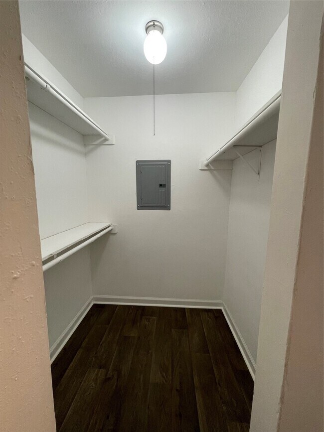 Building Photo - 16414 Stuebner Airline Rd