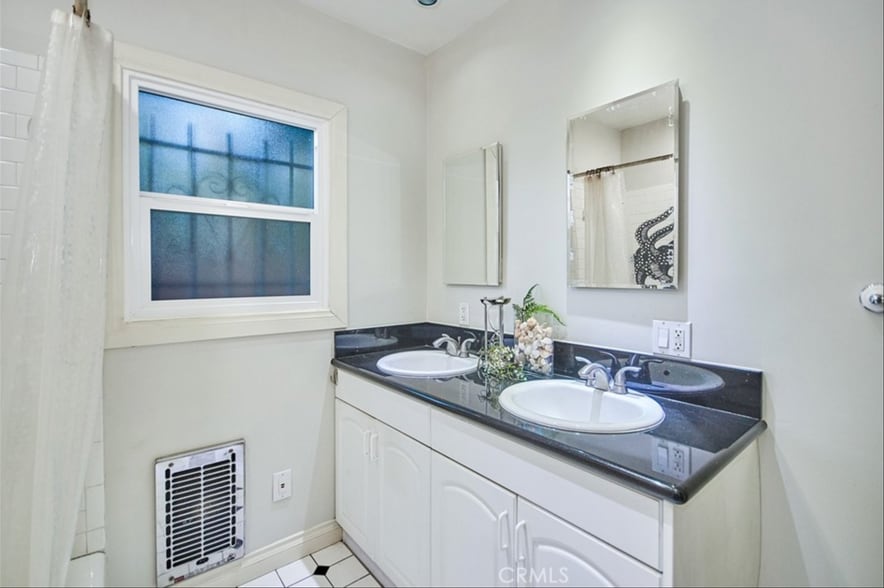 Bathroom 1 Vanity - 6669 De Longpre Ave