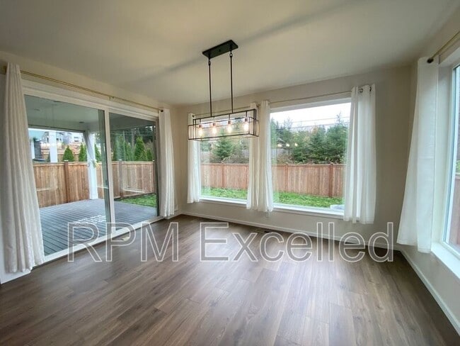 Building Photo - 16208 27th St Ct E