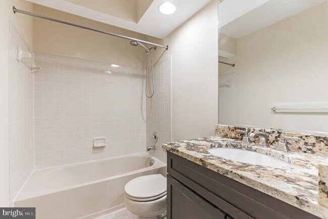 Building Photo - 13907 Willow Tree Dr