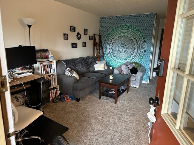 Building Photo - Top Floor Condo with View of the Flatirons and the Pool