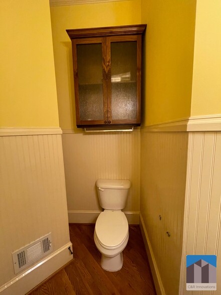 Building Photo - 1377 Greencrest Ct