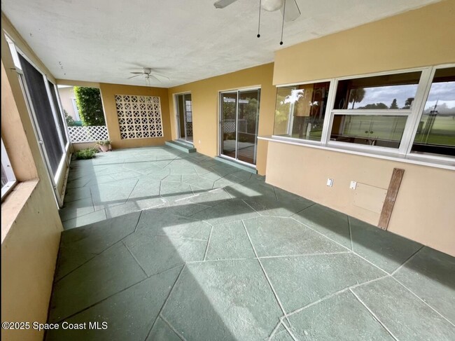 Building Photo - 48 Country Club Rd