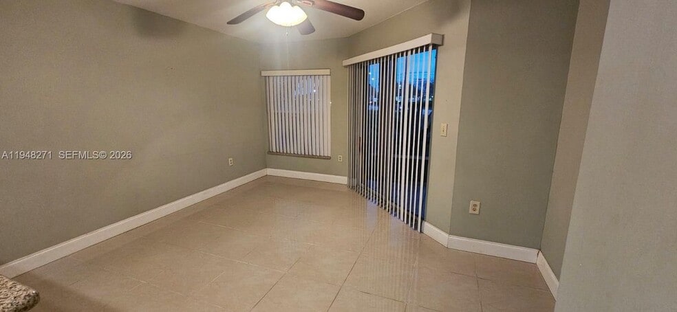 Building Photo - 4751 Via Palm Lakes