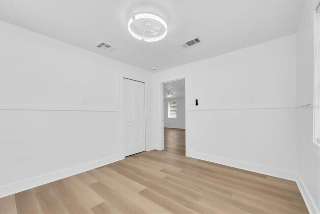 Building Photo - 358 Boca Ciega Dr