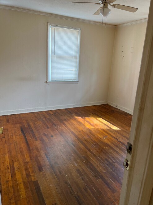 Building Photo - 1835 Bethlea Ave