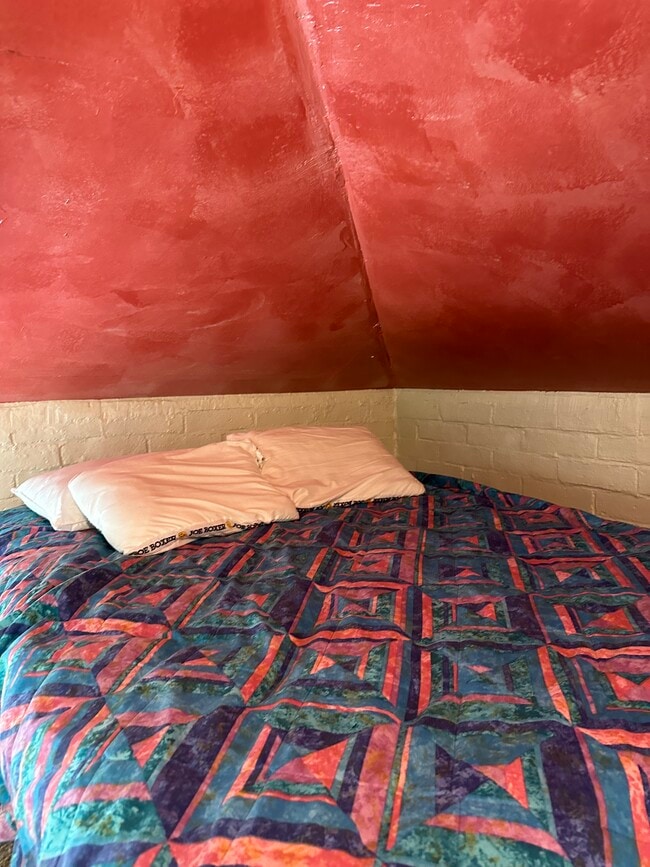 Queen size mattress - 131 Crowley Lake Dr