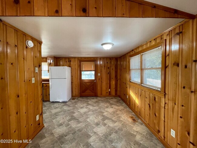 Building Photo - 114 Palmetto Dr