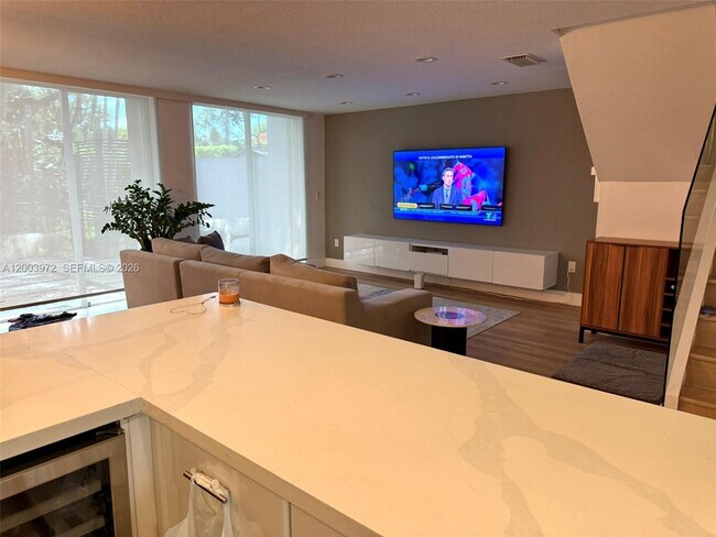 Building Photo - 6420 NW 109th Ave