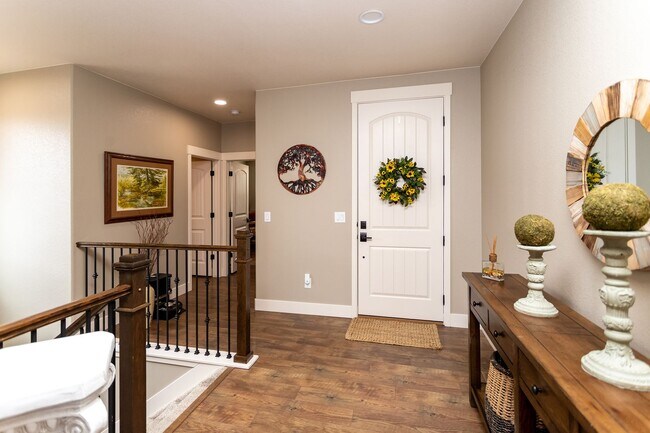 Building Photo - Stunning Flying Horse Patio Home with Stunning Views!!