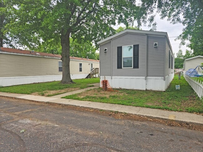 Building Photo - 2900 N Apperson Way