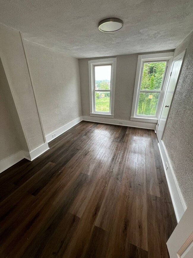 Building Photo - Cozy 3 bedroom 1 bath house