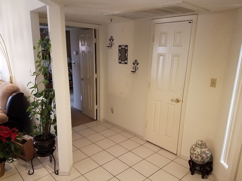 Building Photo - 9775 N 93rd Way