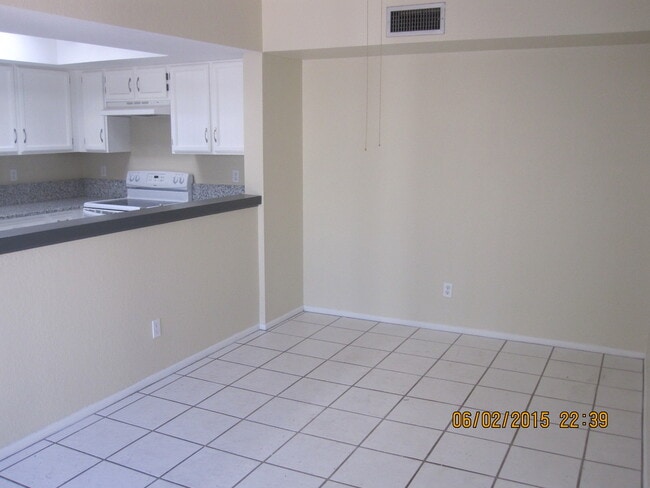 Building Photo - Lazy Creek Townhomes.