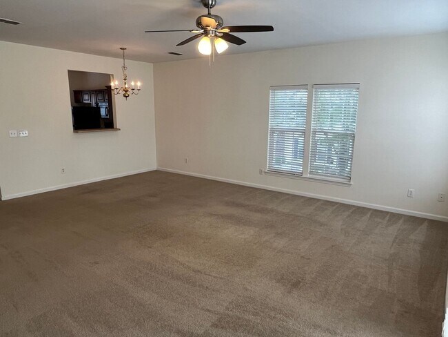Building Photo - 3 Story, 3 Bedroom Townhome in Ballantyne