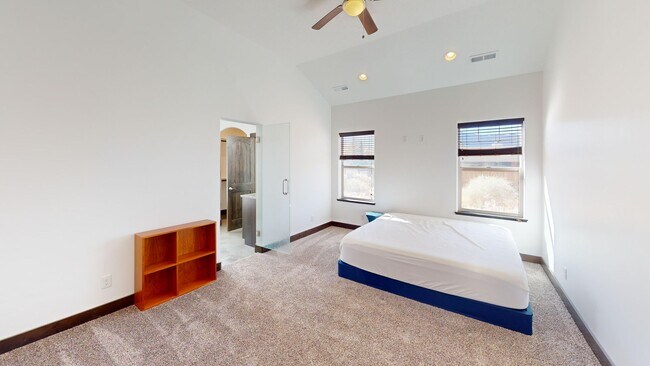 Building Photo - Partially Furnished Home