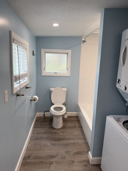 Building Photo - 444 US-22