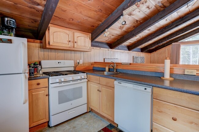 Building Photo - 56 Merrimeeting Rd