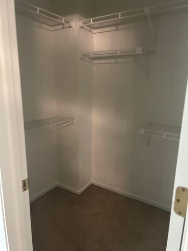Building Photo - Idlewild Riverfront condo