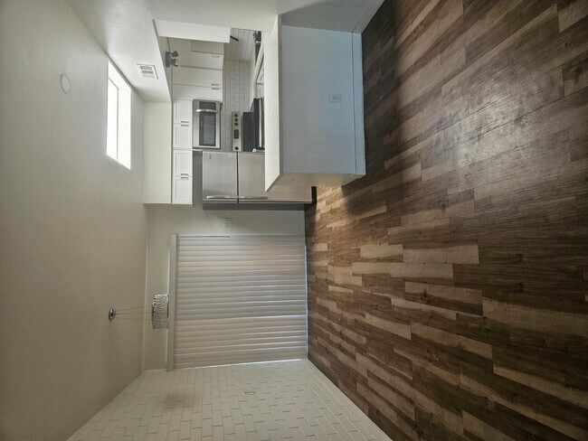 Building Photo - 2342 N 46th St