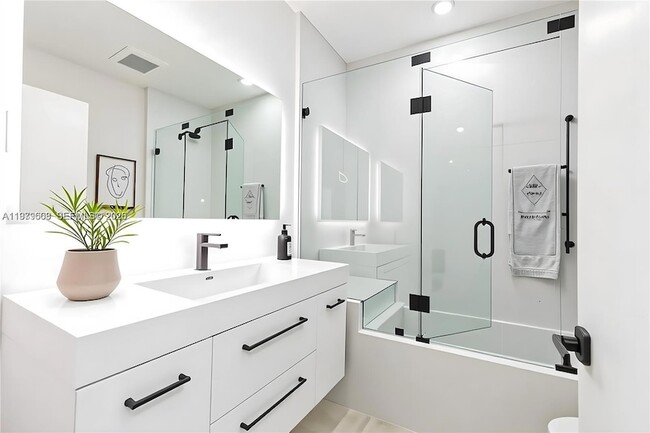 Building Photo - 2251 SW 20th St