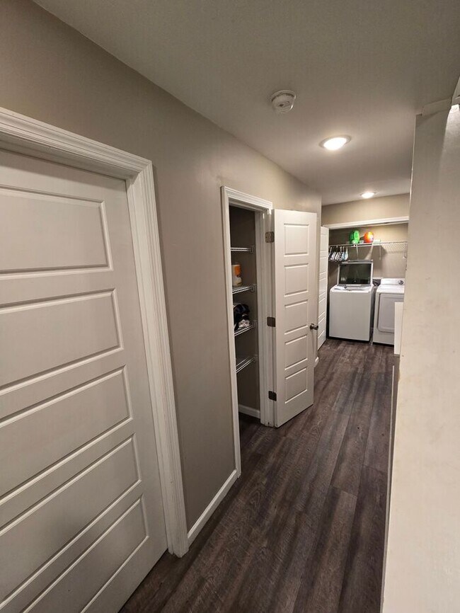 Building Photo - Your Winter Shared Housing Solution – Comfort, Convenience, and Savings!