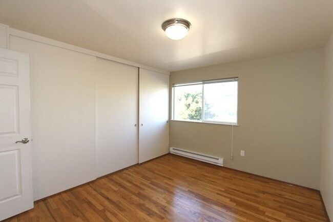 Building Photo - Barrett Square Apartments