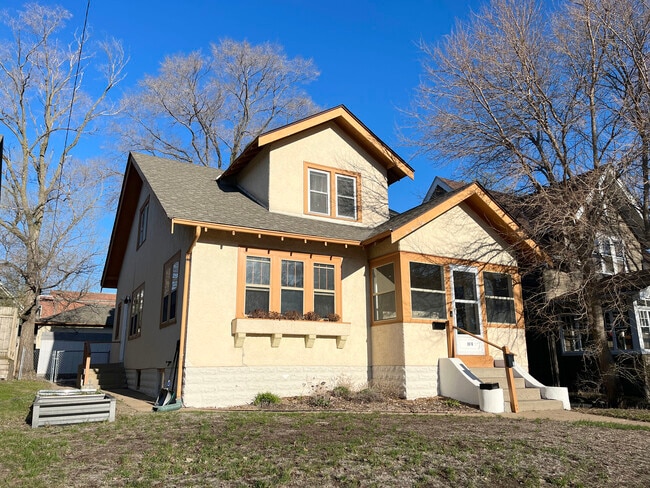 Building Photo - 3816 15th Ave S