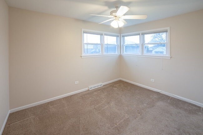 Building Photo - 4841 Lamb Dr